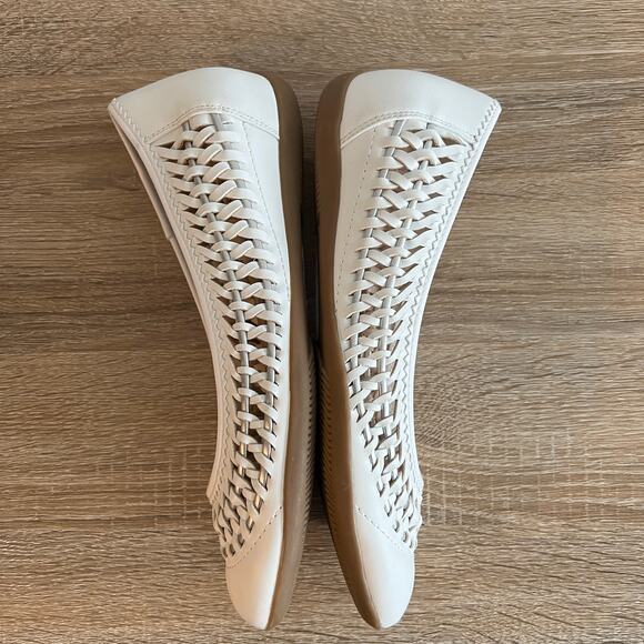 Cloudwalkers by Avenue Jacey Ballet Flat Braided Open Weave Detail White 8W - Picture 6 of 7